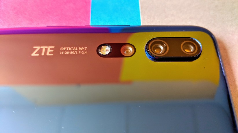 Optisch erinnert das Triple-Kamera-System des ZTE Axon 10 Pro an das Huawei P20 Pro.