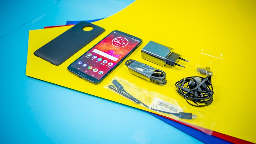 Lieferumfang des Motorola Moto Z3 Play