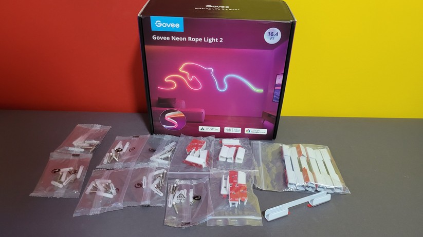 Govee Neon Rope Lights: Lieferumfang mit Halterungen