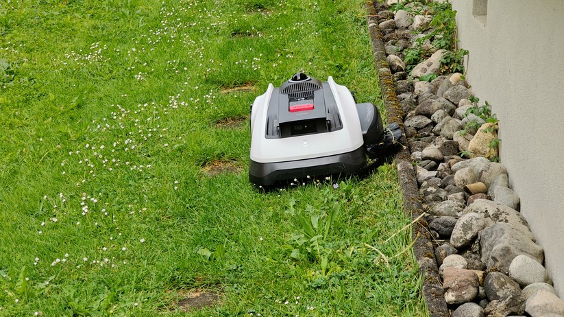 Ecovacs O1200 LiDAR Pro: Mähroboter für Flächen bis 1200 m² mit integriertem Kantentrimmer