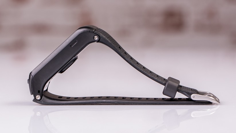 Mit zwölf Millimetern ist die Vivoactive HR zwar nicht wahnsinnig dick. Die trägt jedoch merklich mehr auf als ihre Vorgängerin ohne „HR“ oder etwa die FitBit Blaze.