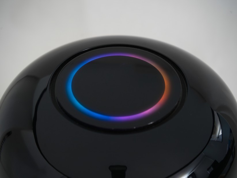 Das Display des Huawei Mate X erinnert stark an das Display des Apple Homepod. 