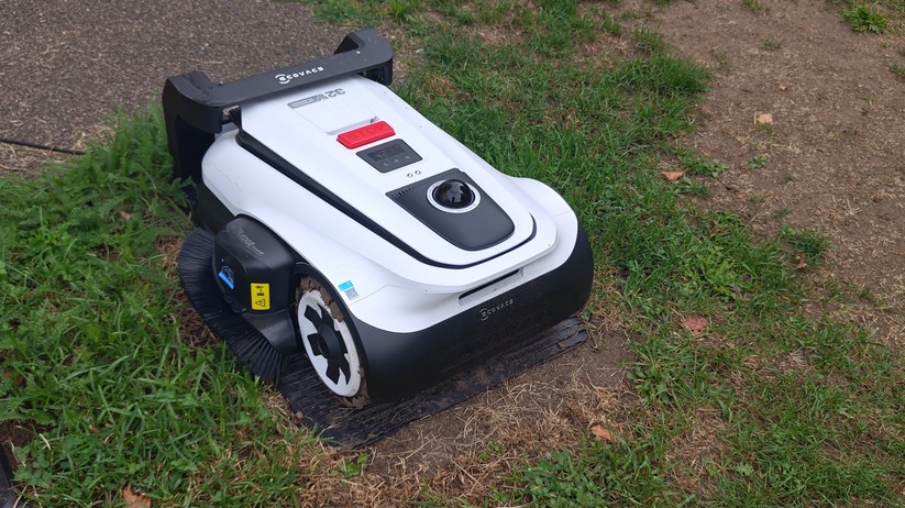 Ecovacs Goat A1600 LiDAR Pro: Dank LiDAR benötigt der Mähroboter keine RTK-Antenne.