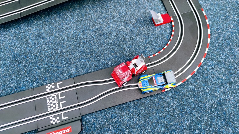 Carrera GO!!! Build 'n Race