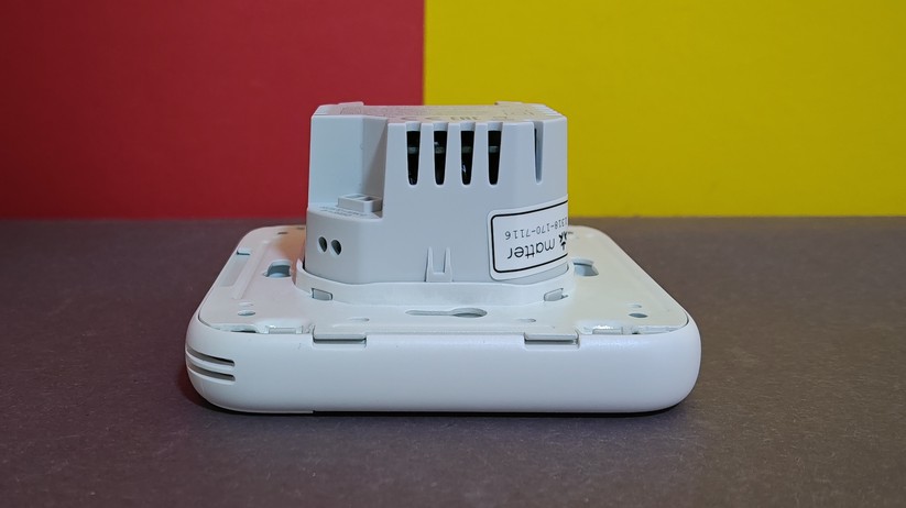 Das Aqara-Thermostat W500 ist für Fußbodenheizungen gedacht und kann entweder per Thread oder per Zigbee betrieben werden. Mehr Funktionen stehen mit Zigbee bereit. Eine direkte Integration in Home Assistant ist mit Zigbee2MQTT möglich.