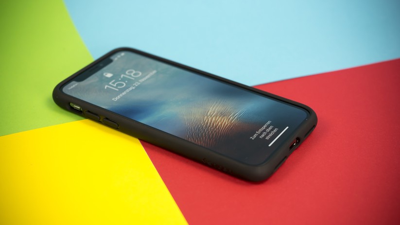 iPhone X: Spigen Liquid Air