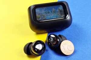  Schlafkopfhörer mit Touchscreen-Case für 22 Euro