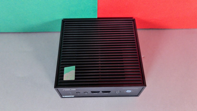 Mini-PC Asus Expertcenter PN42 – Oberseite