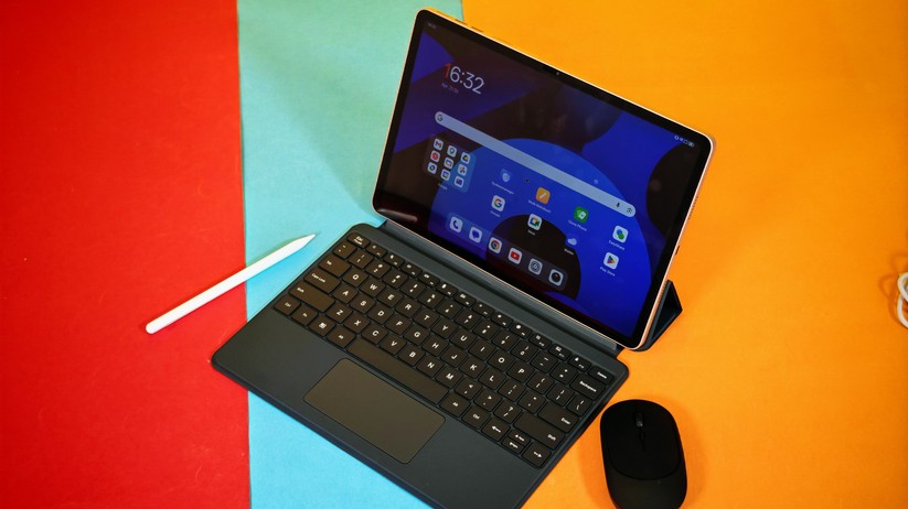 Blackview Mega 12 mit Tastaturschutzhülle, Stift und Maus