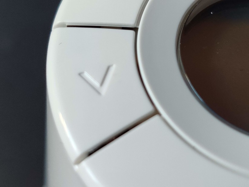 Die Knöpfe am Thermostat gehen schwerfällig und geben kein haptisches Feedback.