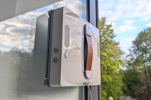 Fensterputzroboter Lubluelu CHYW201 für 106 Euro im Test: Einfach, günstig, gut