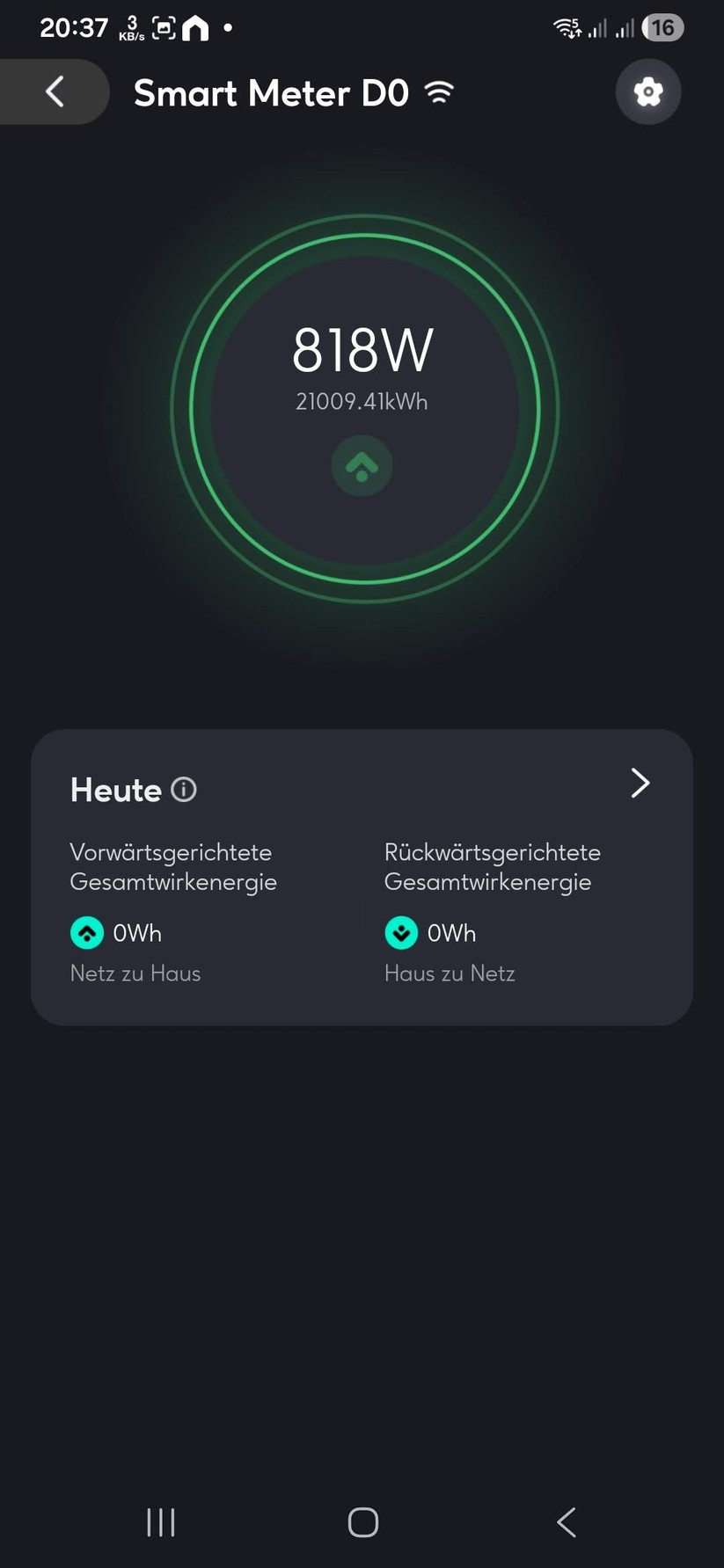 Die Zendure-App zeigt den Energiefluss zwischen PV, Akku, Haushalt und Netz sowie die Leistungen der beiden MPPT-Eingänge. Die grundlegende Bedienlogik ist nachvollziehbar, die wichtigsten Einstellungen sind sinnvoll gruppiert und schnell erreichbar.