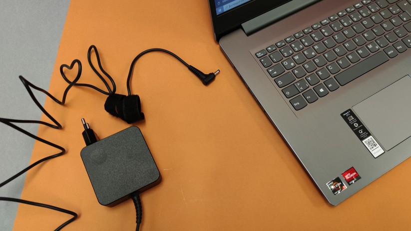 Lenovo IdeaPad 3 17ALC6