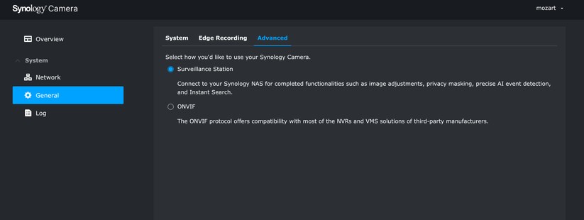 Die CC400W bietet auch einen Zugriff per Browser. Dort kann man sie auch auf Onvif umstellen, um sie etwa mit Hoem Assistant zu steuern. Allerdings steht sie in diesem Fall nicht mehr unter Synology Surveillance Station zur Verfügung, respektive die Einbindung per Onvif führt dort zu Verbindungsabbrüchen. 