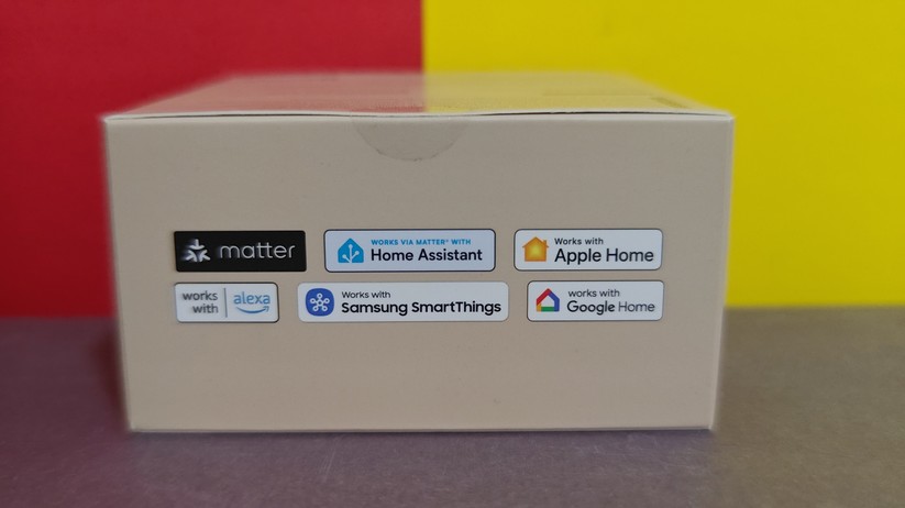 Das Aqara-Thermostat W500 ist für Fußbodenheizungen gedacht und kann entweder per Thread oder per Zigbee betrieben werden. Mehr Funktionen stehen mit Zigbee bereit. Eine direkte Integration in Home Assistant ist mit Zigbee2MQTT möglich.