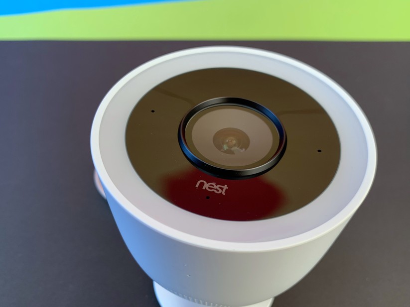 Man könnte meinen, dass der äußere Kranz einen LED-Scheinwerfer enthält. Tut er aber nicht