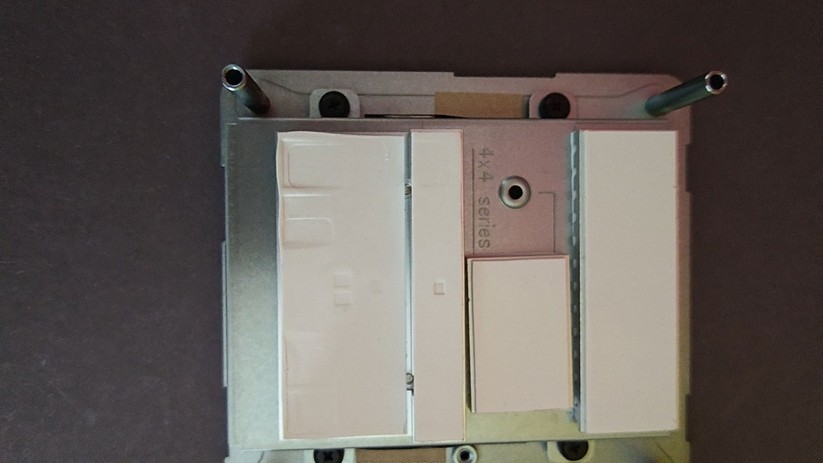 Tuxedo Nano Pro: Die Unterseite bietet Kühlpads für SSDs (M.2 2242, M.2 2280) und SO-DIMMs.