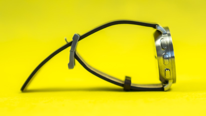 Die Abmessungen unterscheiden sich nicht von denen einer analogen Uhr.