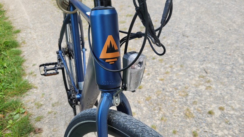 Accolmile E-Road: E-Bike mit 18 Kilo, 28-Zoll-Reifen, 250-Watt-Hinterradmotor, 345-Wh-Akku und 7-Gang-Shimano-Kettenschaltung