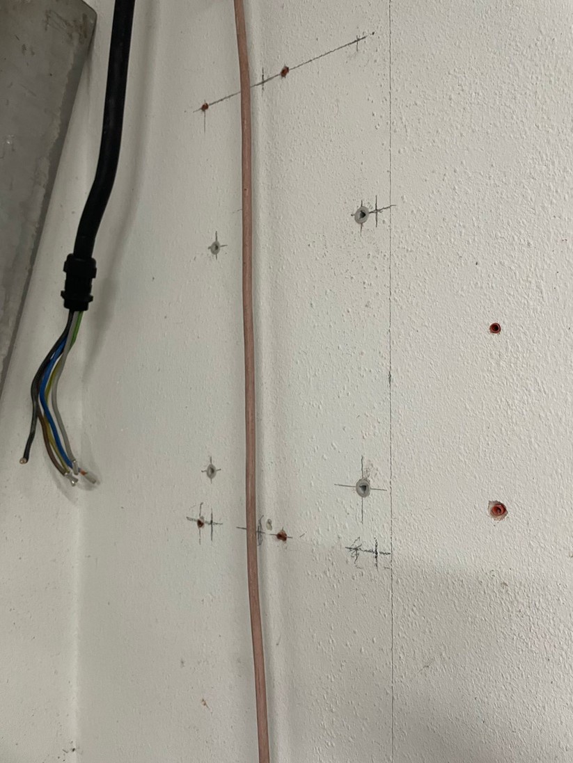 Wallbox Ion Basic: Wandbohrung