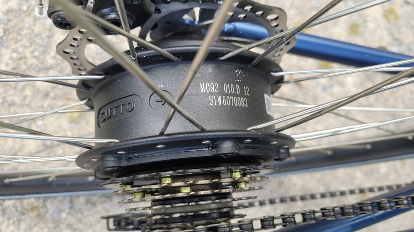 Accolmile E-Road: E-Bike mit 18 Kilo, 28-Zoll-Reifen, 250-Watt-Hinterradmotor, 345-Wh-Akku und 7-Gang-Shimano-Kettenschaltung