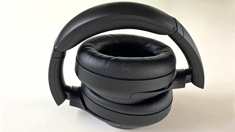 Die Sony WH-1000XM4 klingen toll und sind hervorragend verbarbeitet. 