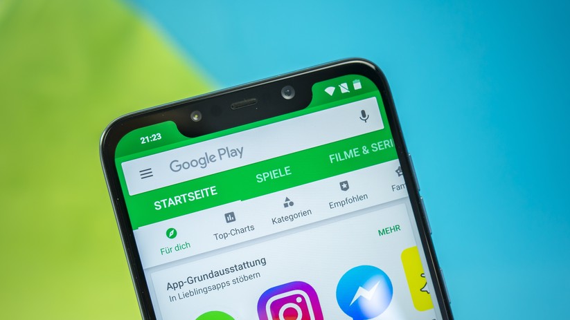 In der Einkerbung - Notch genannt - sitzt die vordere Kamera und die Hörmuschel des Pocophone F1.