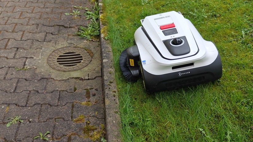 Der Trimmer funktioniert noch nicht perfekt. Aber nach zwei Durchläufen kann sich das Ergebnis sehen lassen. So wenig Nacharbeit an den Kanten bietet bislang kein anderer von uns getester Mähroboter.