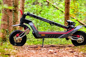  Brachialer E-Scooter mit 2200 Watt ist Outdoor-Testsieger