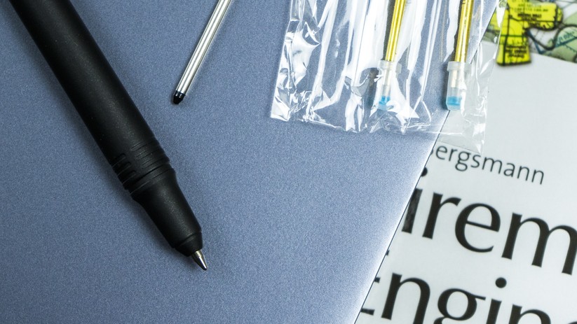 Der Lenovo Real Pen kann entweder als Stylus oder als Kugelschreiber genutzt werden. Die Minen lassen sich schnell auswechseln.