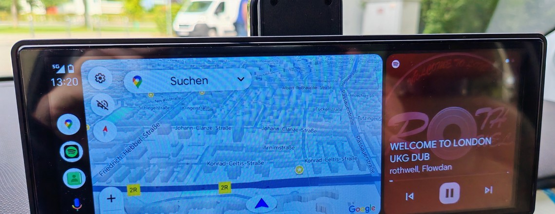 Lescars IPS-HD-Touchscreen mit Dashcam für Android Auto & Apple Carplay