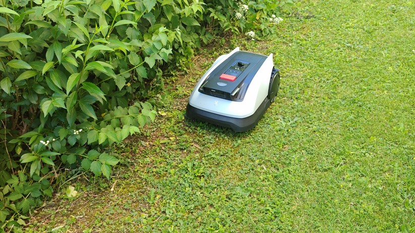 Ecovacs Goat O600 RTK bietet eine Schnittbreite von 19 cm und ist für Rasenflächen bis 600 m². 