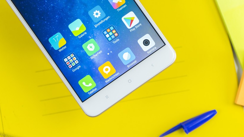 Das Mi Max 2 von Xiaomi besitzt drei kapazitive Tasten mit Beleuchtung.