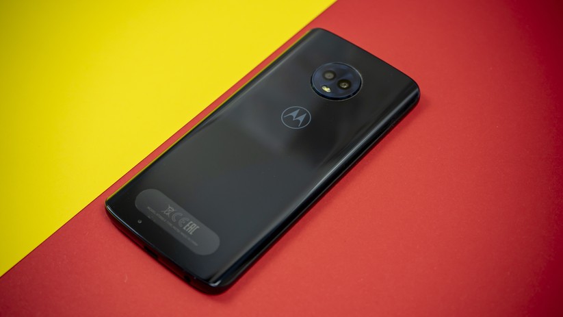 3D-Glasrückseite des Motorola Moto G6