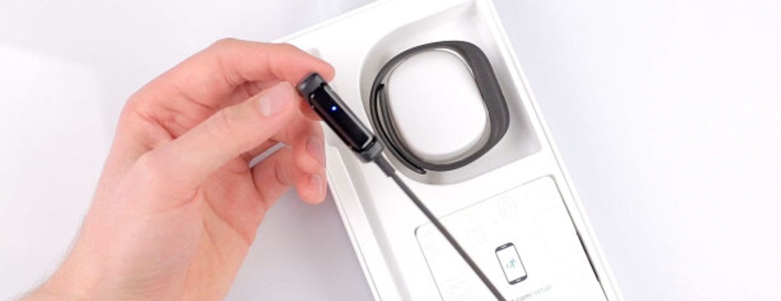 Fitbit Flex 2 im Unboxing: Packungsinhalt und Setup