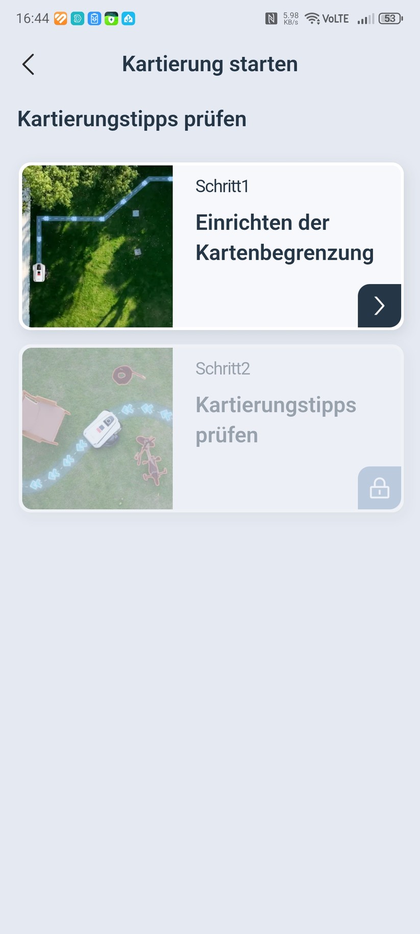 Der Ecovacs Goat A3000 LiDAR bietet eine automatische Kartierung, die allerdings nur funktioniert, wenn die Rasenfläche klar abgegrenzt ist. In unserem Test-Garten mit offenen Übergängen kartieren wir manuell. Die Methode liefert in jedem Fall die präziseren Ergebnisse.