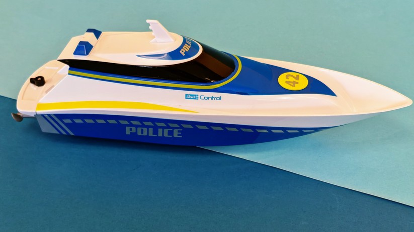 Revell Control RC Boat Police