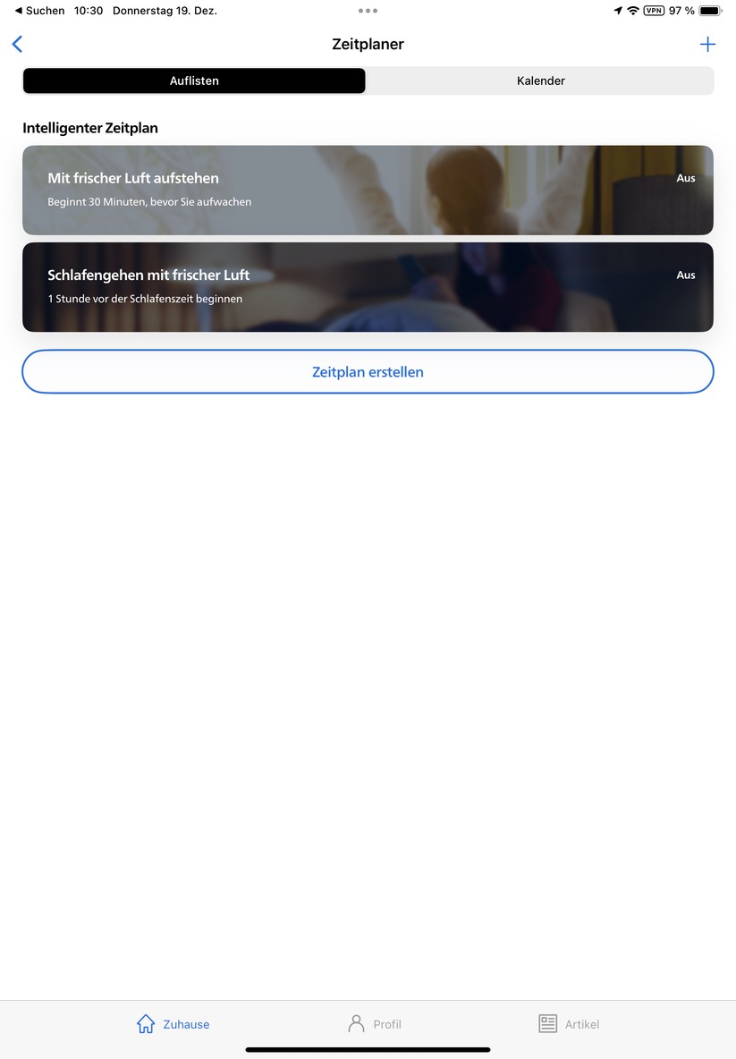 Mit der App Air+ können Anwender den Philips-Lufteiniger nicht nur einfach steuern und Zeitpläne anlegen. Sie bietet auch Informationen zur Funktionsweise des Geräts und zur Luftqualität. Außerdem integriert sie das Benutzerhandbuch und erläutert die Vorgehensweise für Reinigung und Austausch der Filter. 