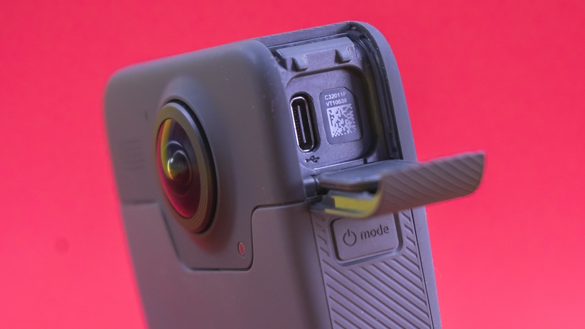 Die GoPro Fusion besitzt einen USB Type C als Anschluss. Die Spezifikation ist USB 3.1.