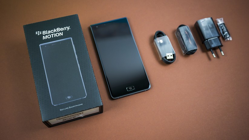So schaut der Lieferumfang des BlackBerry Motion aus.