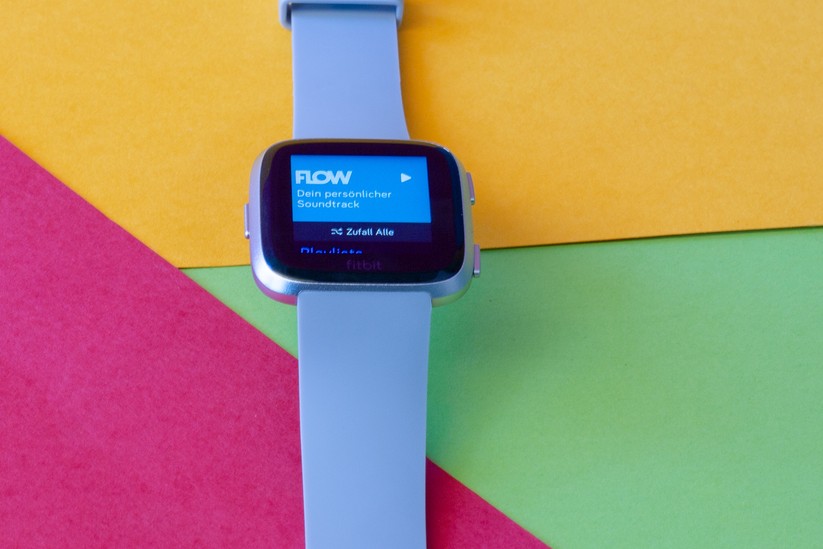Die Deezer-App ist direkt integriert, der Download von Musik ist aber umständlich. 