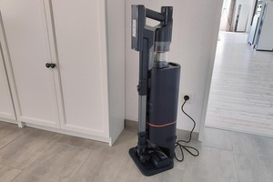 Ultenic FS1 im Test: Schicker Akkusauger mit Absaugstation und Teleskopstange