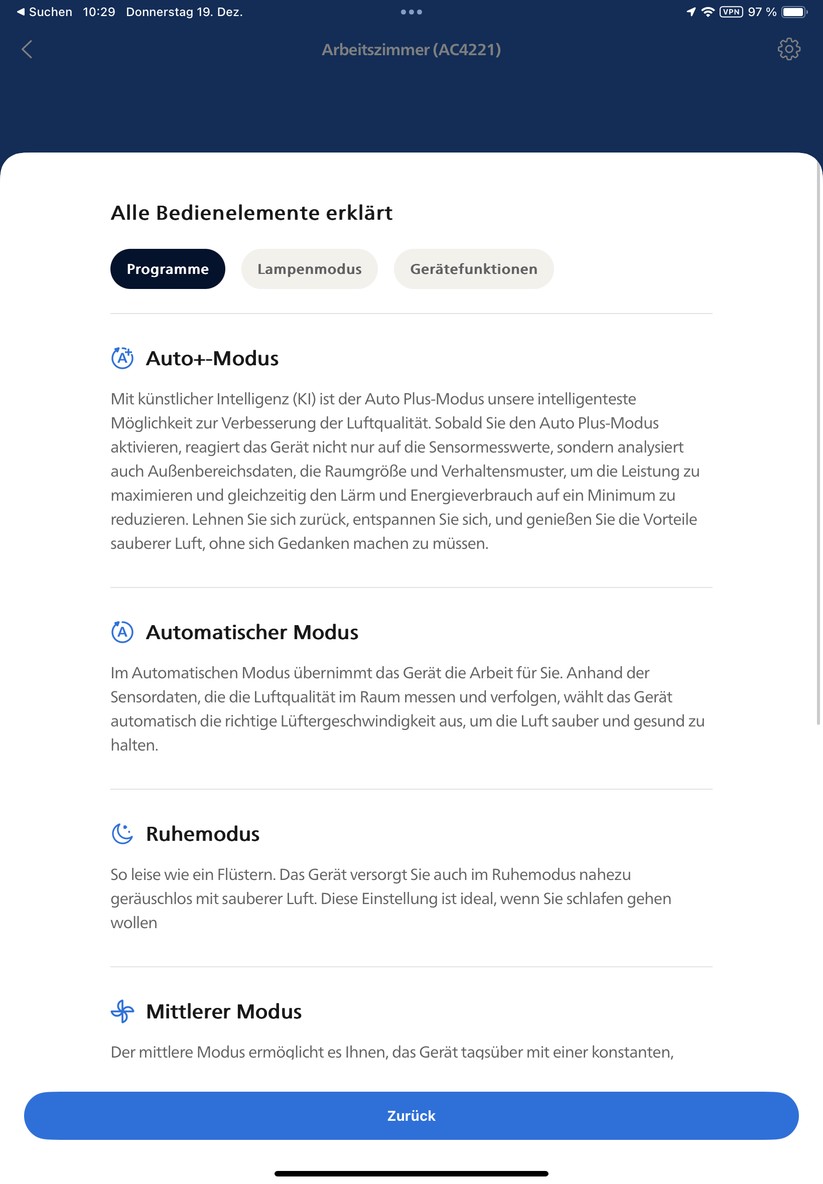 Mit der App Air+ können Anwender den Philips-Lufteiniger nicht nur einfach steuern und Zeitpläne anlegen. Sie bietet auch Informationen zur Funktionsweise des Geräts und zur Luftqualität. Außerdem integriert sie das Benutzerhandbuch und erläutert die Vorgehensweise für Reinigung und Austausch der Filter. 