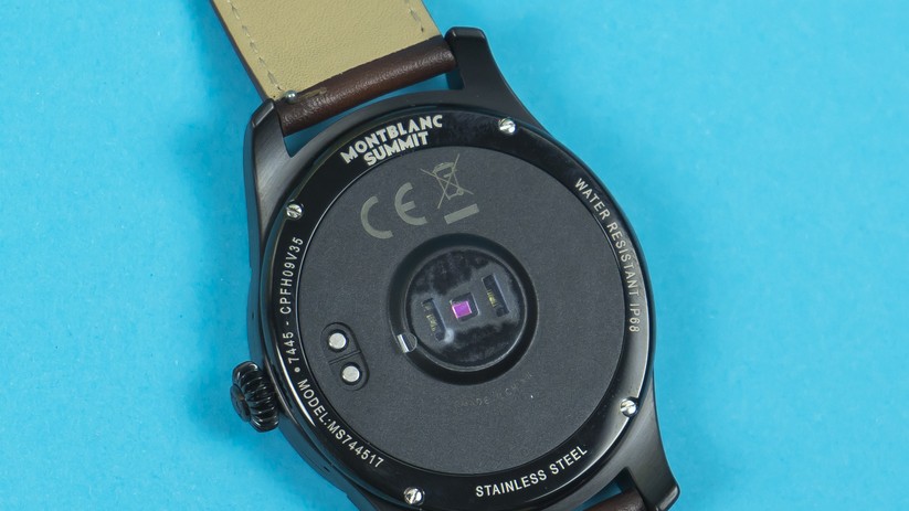 Die Montblanc Summit ist IP68 zertifiziert.