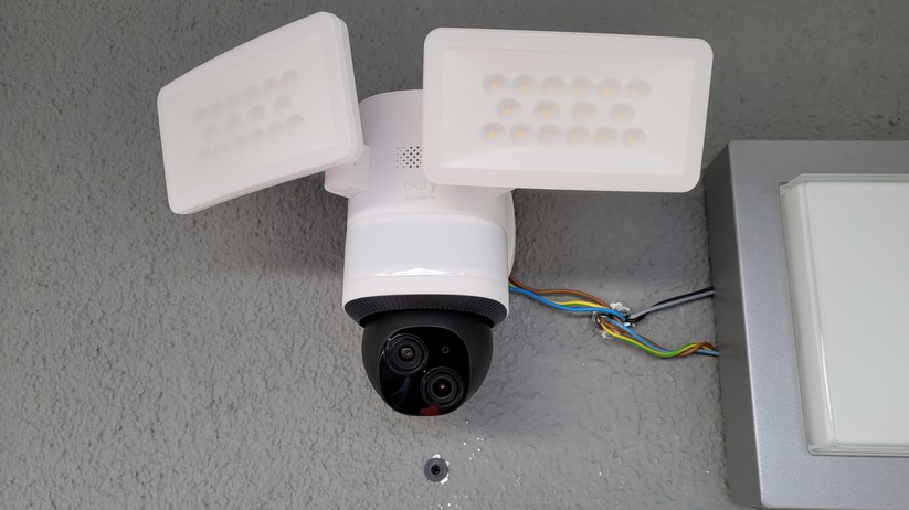 Eufy Floodlight Cam E340: Dual-Objektiv, Automatische Bewegungsverfolgung, Cruise-Modus