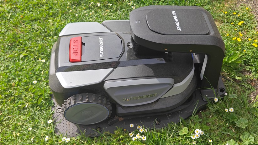 Sunseeker S4: LiDAR-Mähroboter für 1000 m², Hinterrad-Antrieb, 18 cm breites Schneidesystem,   4-Ah-Akku mit 3-A-Ladegerät