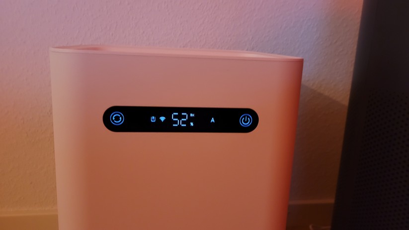 Smartmi Verdunstungsluftbefeuchter 3: Das Display zeigt die Luftfeuchte an.