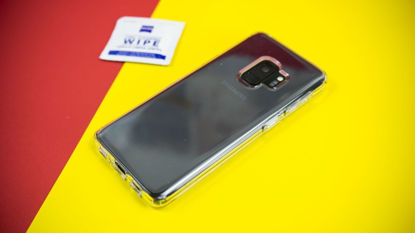 Spigen Liquid Crystal