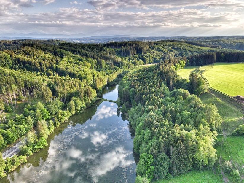 Bei schwierigen Lichtverhältnissen sind HDR-Aufnahmen eine gute Lösung (aufgenommen mit der DJI Mavic Air 2).