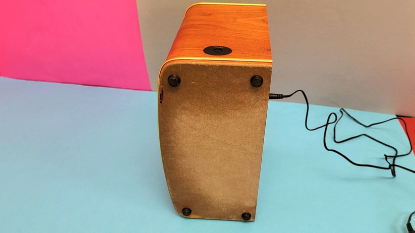 Retro-Radios und Bluetooth-Lautsprecher